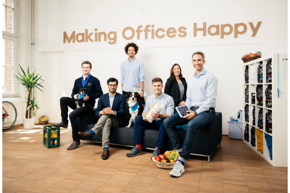 V.l.: Sebastian Ohrmann, Head of Product, Manoj Harasgama, CCO, Johannes Schacht, CDO, Jonas Blauth, Finance & Legal & Co-Founder,  Nadine Capoen, COO & Co-Founder, Sven Hock, CEO & Co-Founder